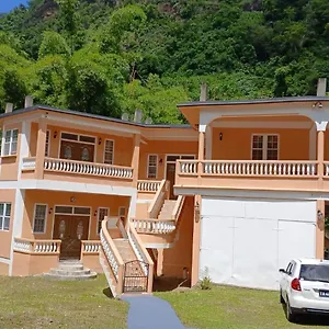  Hébergement de vacances The Seclusive Mansion Dominique